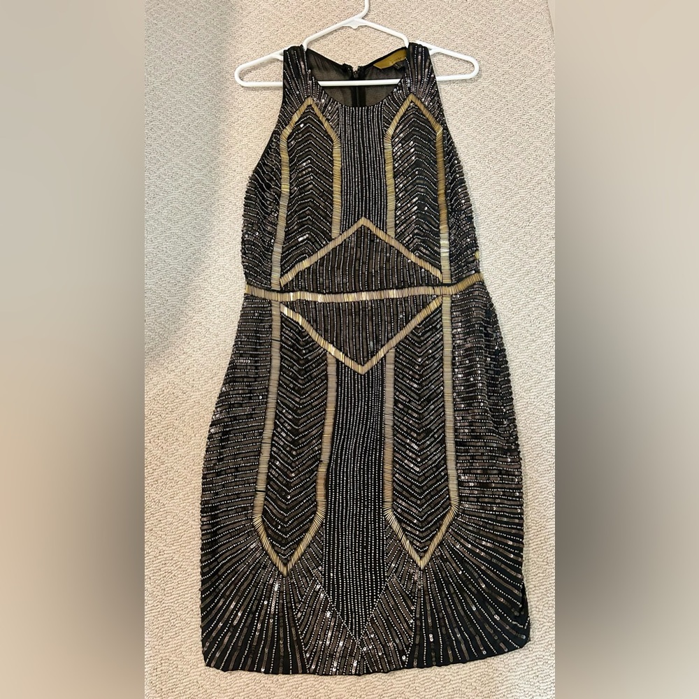 ⭐️Stunning⭐️ Nicole Miller holiday dress with intricate bead work.